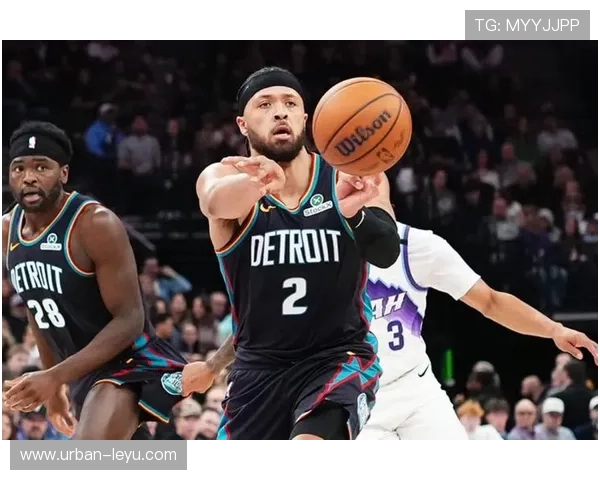 凯德·坎宁安利用突破和无球跑动拉开空间，提升球队关键时刻得分效率