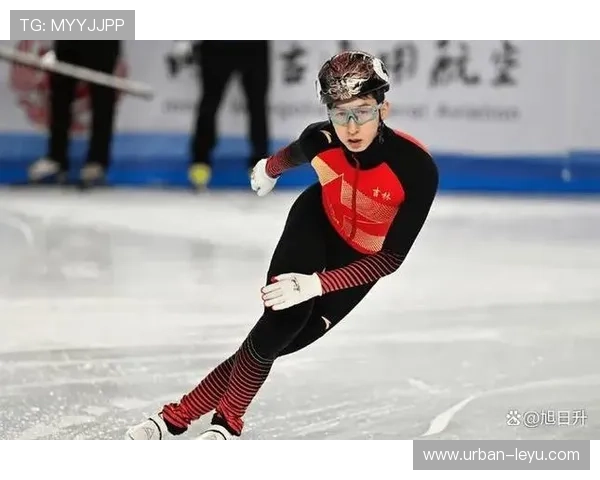 武大靖今天居然拿了奢侈品牌的限量鞋，感觉有点不像赛场上的他了啊！