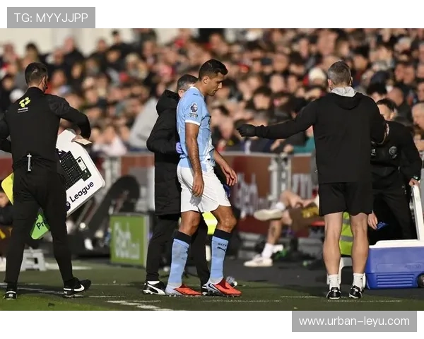 罗德里 vs 世界第一后腰标准：如何体现顶级组织与防守全能性