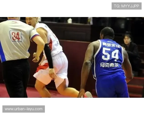 场外治疗后球员能否直接入场？规则如何界定恢复比赛流程