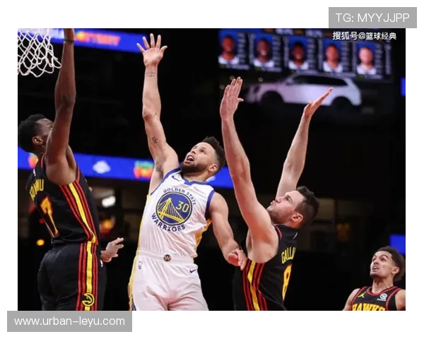 埃尔文·海耶斯挡拆牵制库里提升球队内线进攻效率