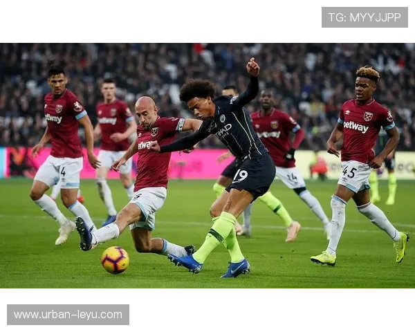 斯特林与萨内：边路爆点分化，前者更倚重无球前插，后者倾向持球内切